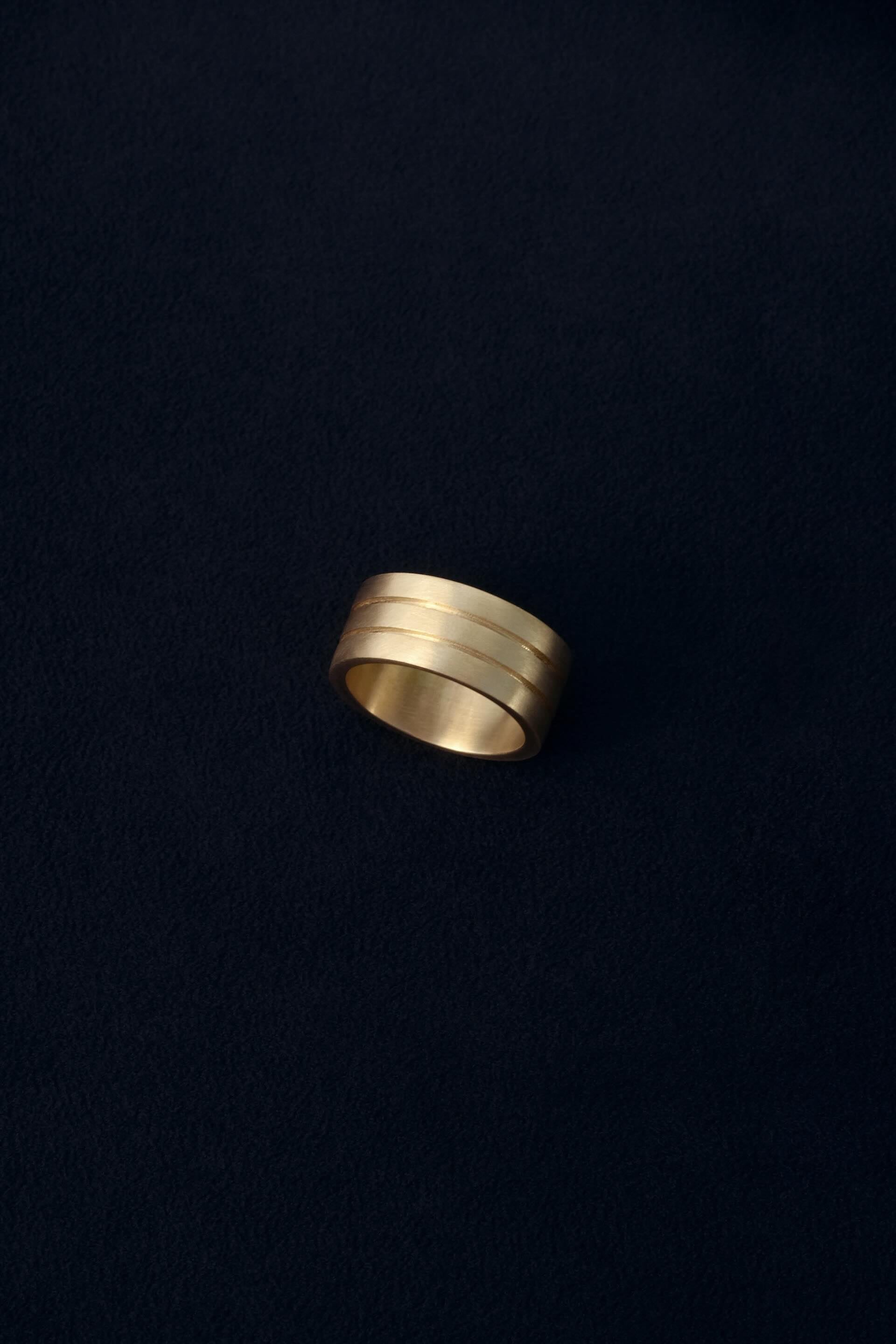 Tiana Marie Combes Eventing Ring in 14k Yellow Gold.